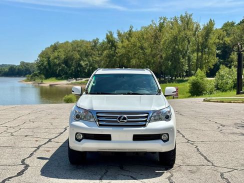 Used 2013 Lexus GX 460 w/ Comfort Plus Pkg AWD/4WD image 2