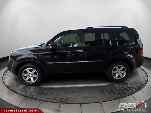 Used 2010 Honda Pilot Touring image 2