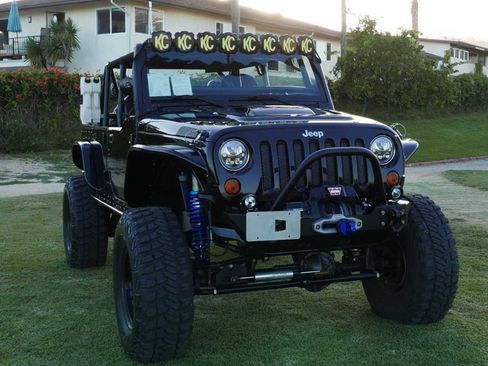 Used 2013 Jeep Wrangler Unlimited Rubicon w/ Dual Top Group image 9