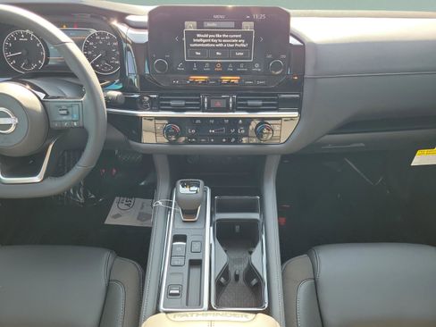 New 2025 Nissan Pathfinder SL image 20