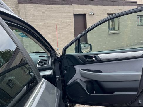 Used 2018 Subaru Outback 2.5i Premium AWD/4WD image 11