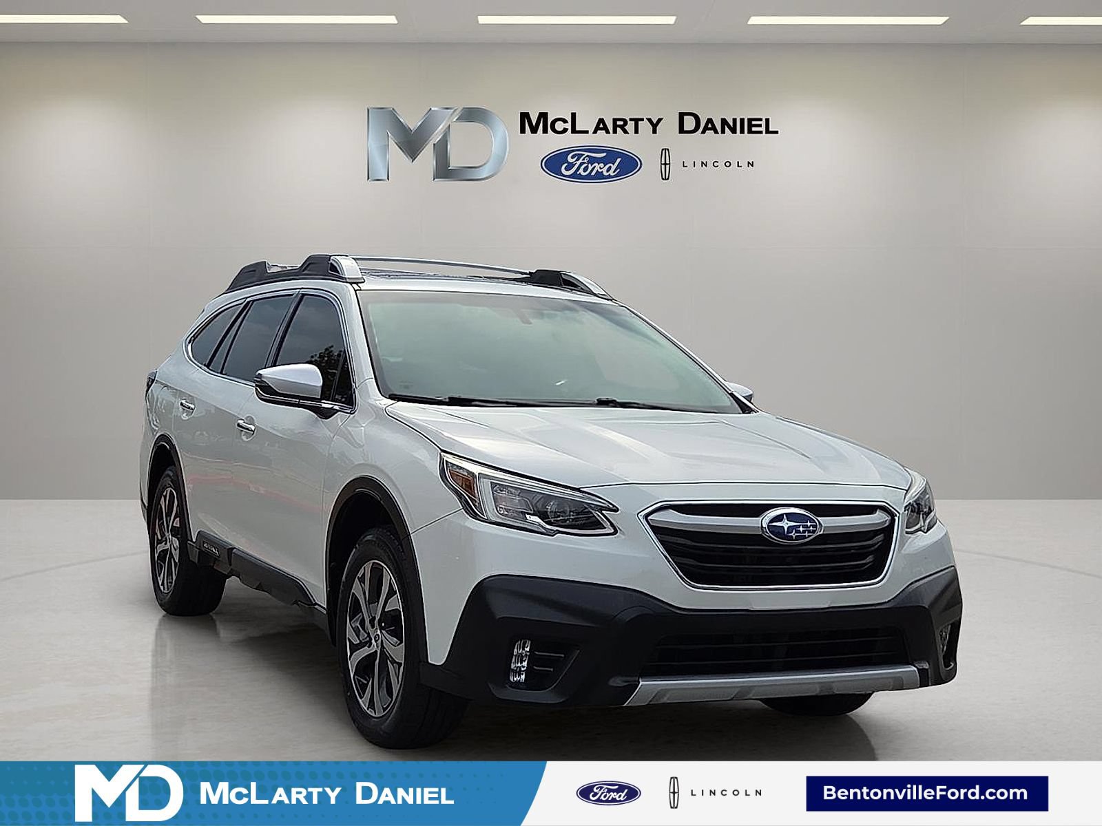 Used 2020 Subaru Outback Touring AWD/4WD image 1