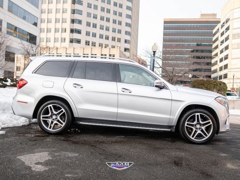 Used 2017 Mercedes-Benz GLS 550 4MATIC image 8