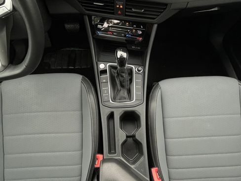 Used 2025 Volkswagen Jetta SE image 19