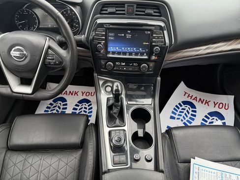 Used 2017 Nissan Maxima Platinum image 11