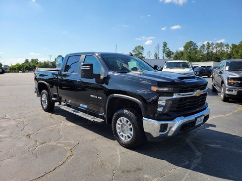 Used 2025 Chevrolet Silverado 2500 LT w/ Convenience Package AWD/4WD image 7