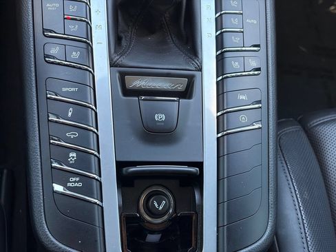 Used 2020 Porsche Macan S AWD/4WD image 27