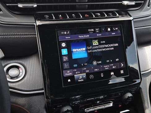 New 2026 Jeep Grand Cherokee L 2WD image 16