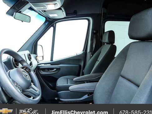 Used 2024 Mercedes-Benz Sprinter 2500 image 7