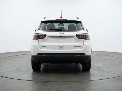 Used 2025 Jeep Compass Latitude image 7