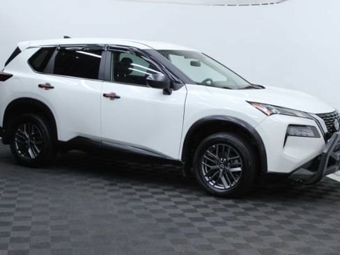 Used 2023 Nissan Rogue S image 1