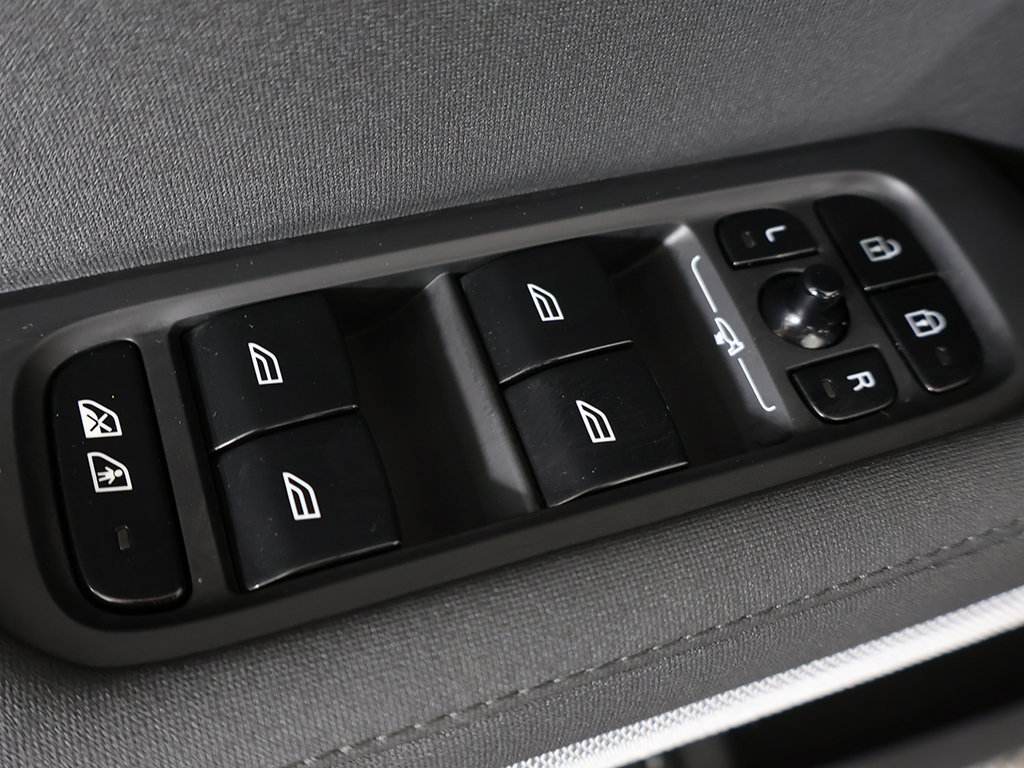 Used 2024 Polestar Polestar 2 AWD/4WD image 40