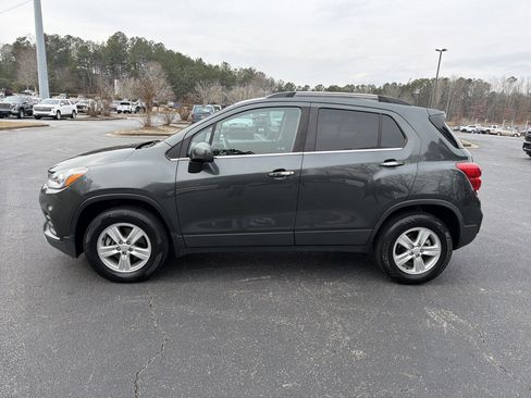 Used 2020 Chevrolet Trax LT w/ Driver Confidence Package image 8