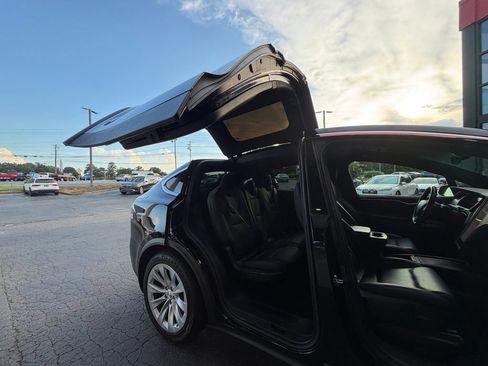 Used 2023 Tesla Model X AWD/4WD image 33
