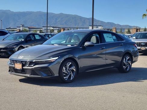 New 2026 Hyundai Elantra Limited FWD image 2