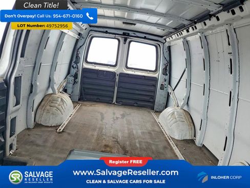 Used 2014 Chevrolet Express 2500 Extended RWD image 13