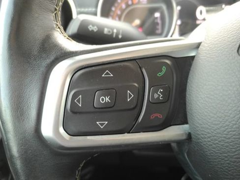 Used 2019 Jeep Wrangler Unlimited Sahara AWD/4WD image 35