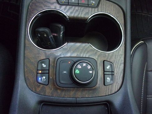 Used 2021 GMC Acadia Denali w/ Denali Ultimate Package image 28