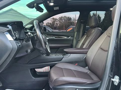 Used 2021 Cadillac XT6 Premium Luxury w/ LPO, ONYX Package image 13