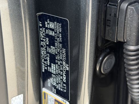 Certified 2024 Kia Sportage EX image 35