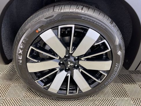 New 2025 Mitsubishi Outlander SE image 37