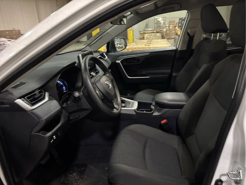 Used 2025 Toyota RAV4 LE image 7