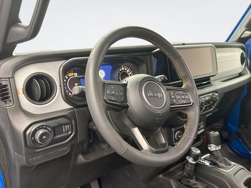 Used 2024 Jeep Wrangler Unlimited Sport AWD/4WD image 7