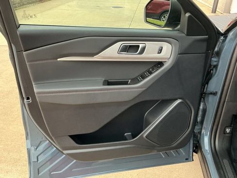 New 2026 Ford Explorer Active w/ Active Comfort Package AWD/4WD image 7