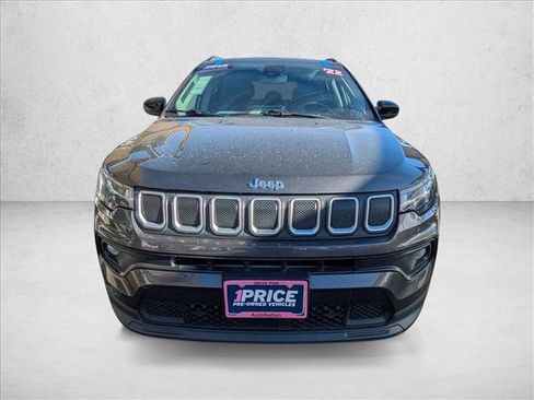 Used 2022 Jeep Compass Latitude w/ Convenience Group image 2