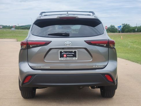 New 2026 Toyota Highlander XLE AWD/4WD image 8