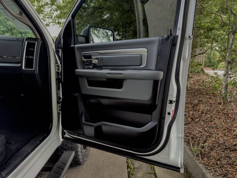 Used 2019 RAM 1500 Big Horn AWD/4WD image 32