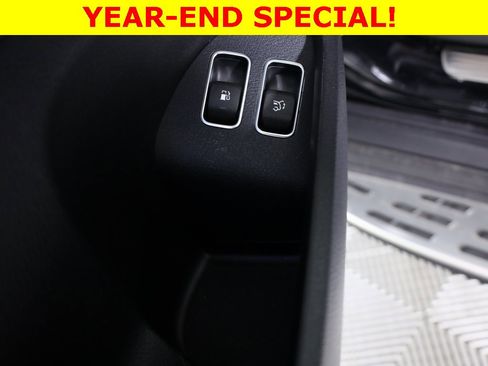 Used 2025 Mercedes-Benz GLE 450e 4MATIC image 26