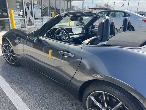 Used 2020 MAZDA MX-5 Miata Grand Touring image 2