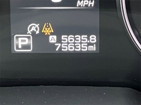 Used 2023 Subaru Outback Premium image 6