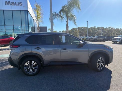 Used 2021 Nissan Rogue SV image 9