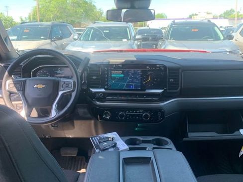 Used 2023 Chevrolet Silverado 1500 LT AWD/4WD image 6