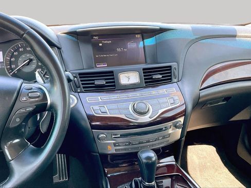 Used 2011 INFINITI M56 RWD image 6