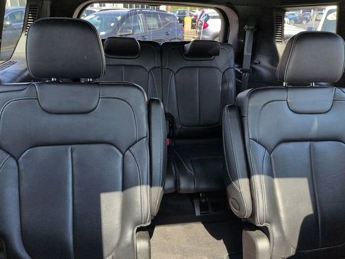 Used 2022 Jeep Grand Cherokee L Overland w/ Luxury Tech Group IV image 11