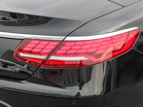 Used 2019 Mercedes-Benz S 560 Cabriolet image 10