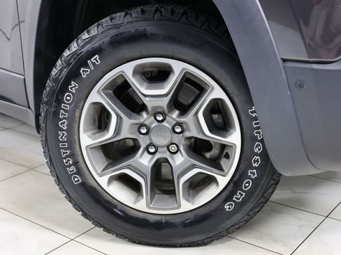 Used 2021 Jeep Cherokee Trailhawk w/ Sun, Sound & Nav Group AWD/4WD image 13