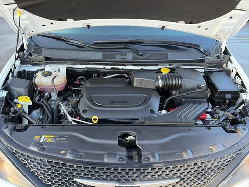Used 2023 Chrysler Voyager LX FWD image 48