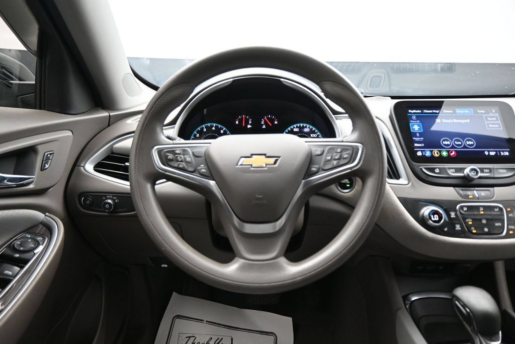 Used 2023 Chevrolet Malibu LT FWD image 14