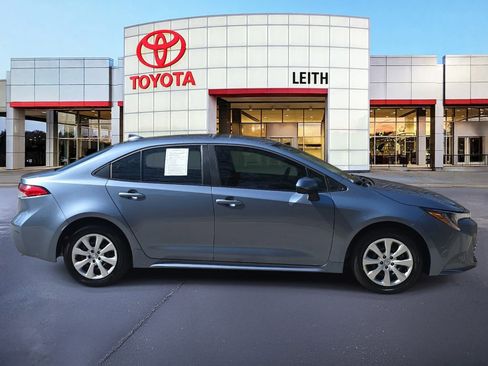 Used 2025 Toyota Corolla LE image 4