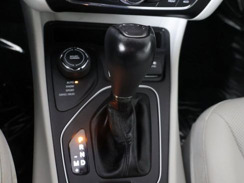 Used 2021 Jeep Cherokee Latitude Lux AWD/4WD image 42