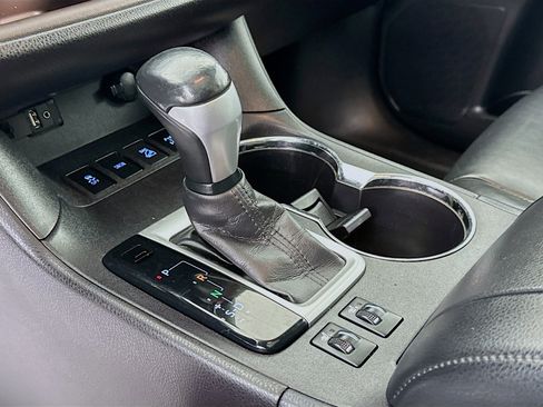 Used 2016 Toyota Highlander XLE AWD/4WD image 17