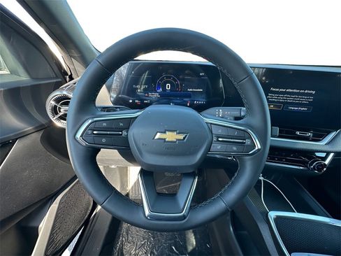 New 2026 Chevrolet Equinox LT image 12