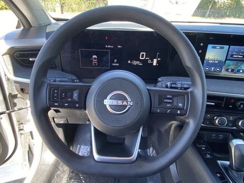 Used 2025 Nissan Kicks SV image 26