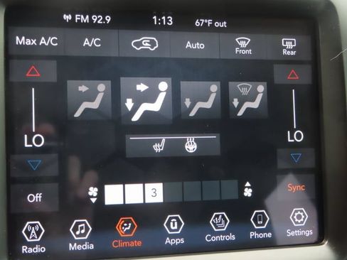 Used 2022 Jeep Cherokee Latitude w/ Comfort Safety Group AWD/4WD image 36