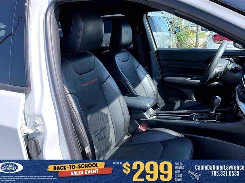 Used 2025 Jeep Compass Trailhawk AWD/4WD image 27