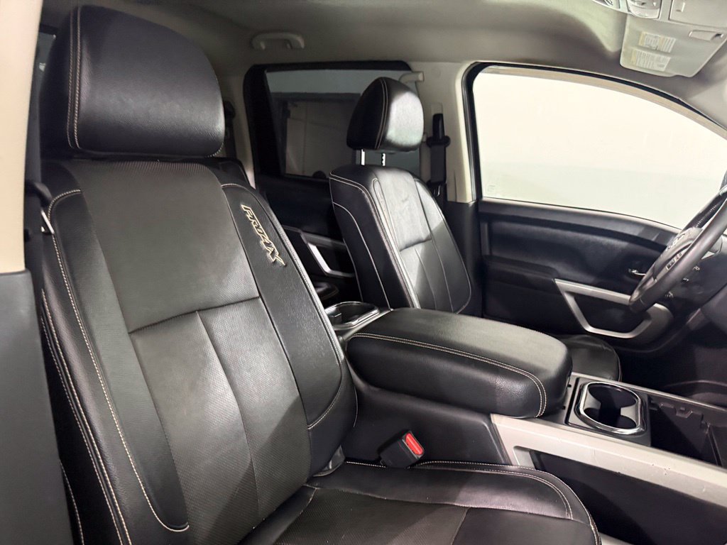 Used 2019 Nissan Titan PRO-4X w/ Pro-4x Convenience Package AWD/4WD image 24